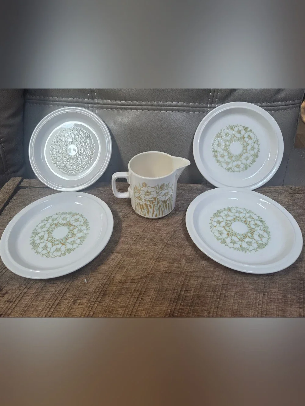 5 Pieces Vintage Hornsea England Pottery in the Fleur pattern ~ Bin 1E